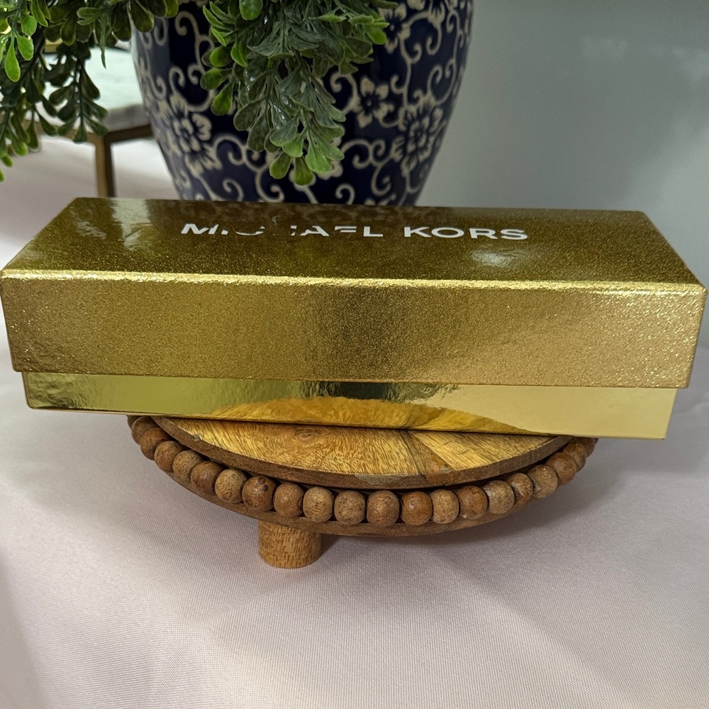 Michael Kors Brown Leather Belt with Gold MK Logo NIB - Picture 5 of 5